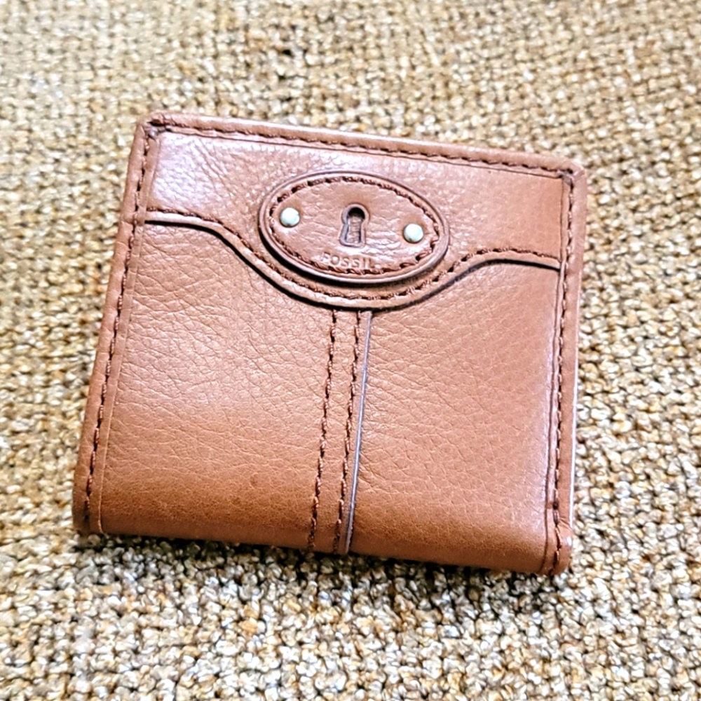 Fossil wallet